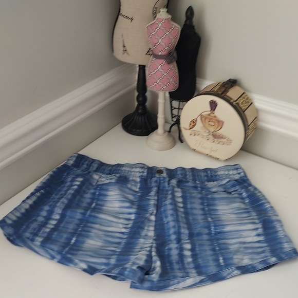 Prana Marlya Belize Hazy Days Elastic Tie Waist Shorts NWT - Picture 3 of 9